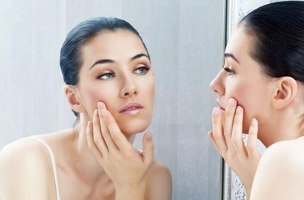 造成皮肤衰老的原因是什么？用什么护肤品能够有效抗衰老？